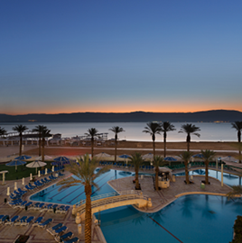 חוף קראון פלאזה ים המלח - Crown Plaza Dead Sea Beach