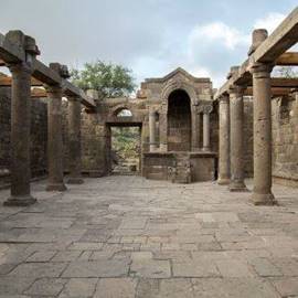 בית הכנסת העתיק - Ancient Synagogue