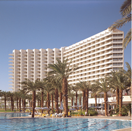 חזית מלון דיוויד דד סי - Front of David Dead Sea Hotel