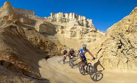 Sodom Kanyon - Desert Challenge riders